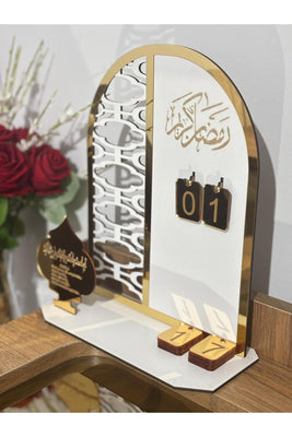 Ramazan Takvimi Masaüstü Dekor 22x28 cm | MDF Pleksi Gold Detay | Gün Değiştirilebilir